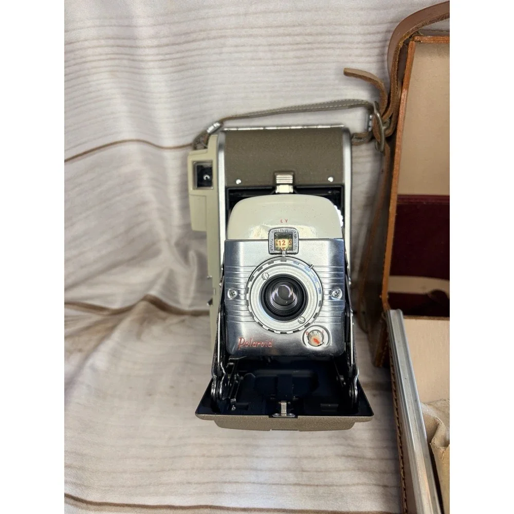 Polaroid Land‎ Camera Model 80A w Case Wink Light Flash Vintage Kit